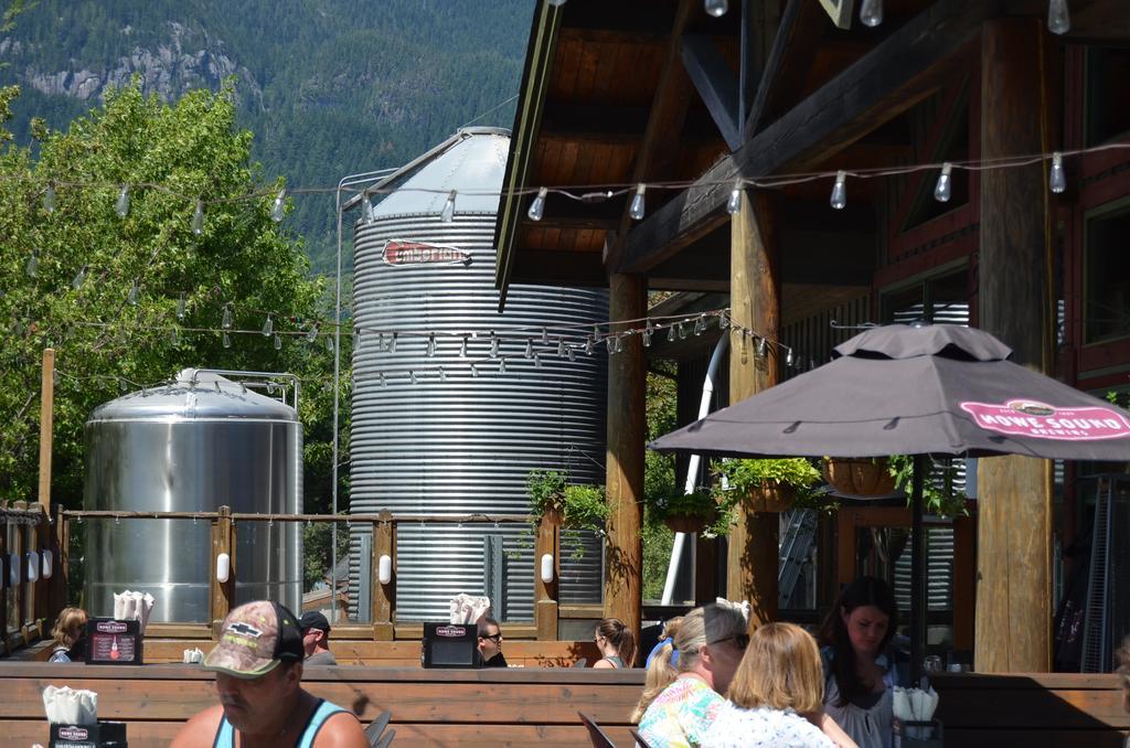 Howe Sound Inn & Brewing Company スカーミッシュ エクステリア 写真