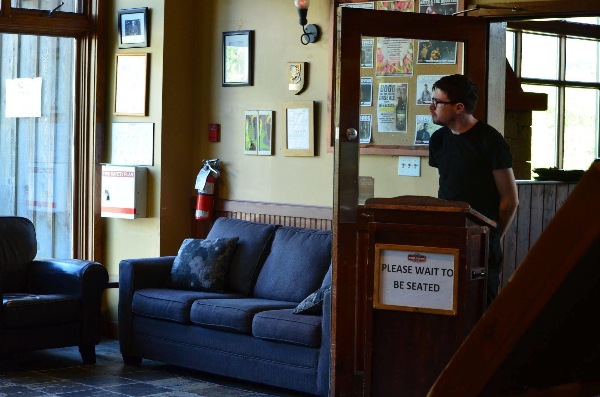 Howe Sound Inn & Brewing Company スカーミッシュ エクステリア 写真